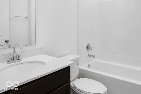 11131 Dressage Way Indianapolis IN 46239