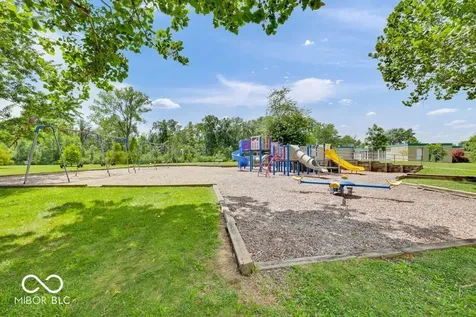 11131 Dressage Way Indianapolis IN 46239
