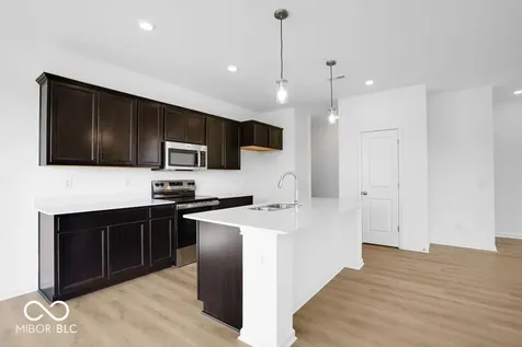 11131 Dressage Way Indianapolis IN 46239