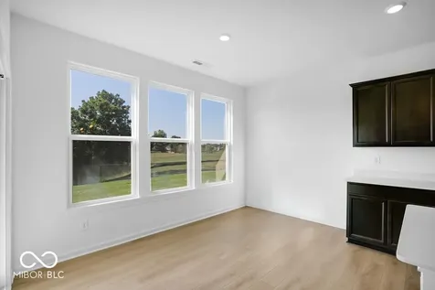 11131 Dressage Way Indianapolis IN 46239