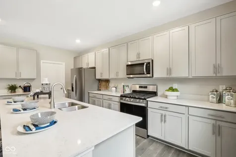 831 Pearl Street Whiteland IN 46184