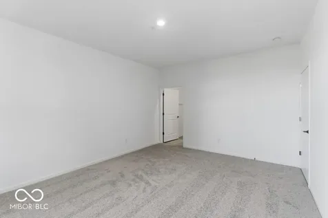 1332 Authentic Lane Indianapolis IN 46239