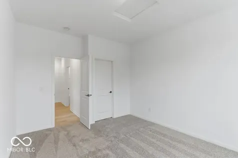 1332 Authentic Lane Indianapolis IN 46239