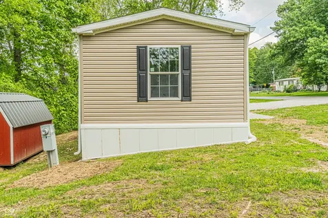 40 Lazy River Road Cloverdale IN 46120