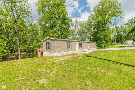 40 Lazy River Road Cloverdale IN 46120