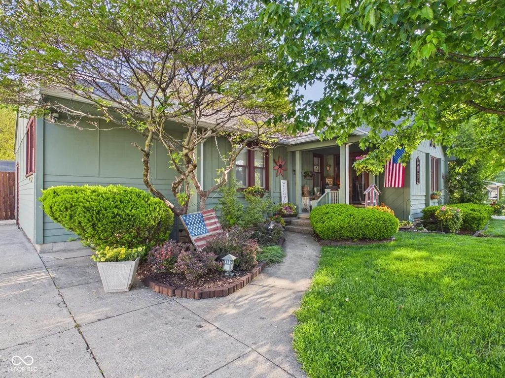 318 Vasbinder Drive Chesterfield IN 46017