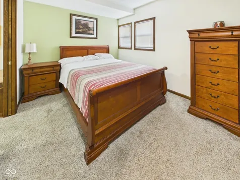 318 Vasbinder Drive Chesterfield IN 46017