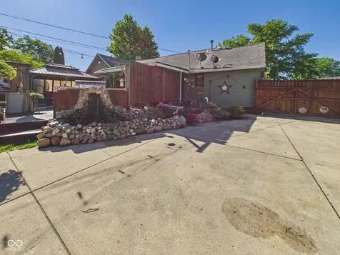 318 Vasbinder Drive Chesterfield IN 46017