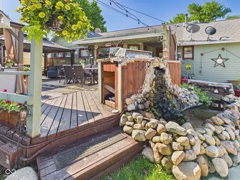 318 Vasbinder Drive Chesterfield IN 46017