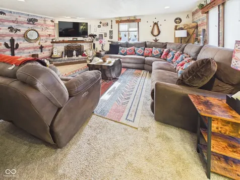 318 Vasbinder Drive Chesterfield IN 46017
