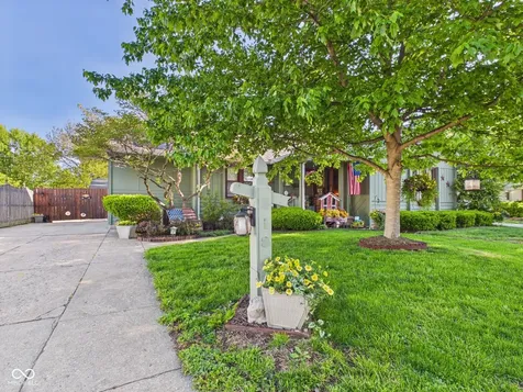 318 Vasbinder Drive Chesterfield IN 46017