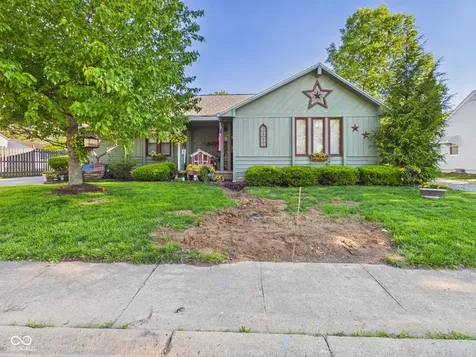 318 Vasbinder Drive Chesterfield IN 46017