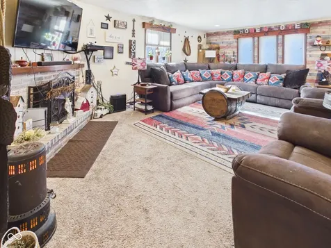 318 Vasbinder Drive Chesterfield IN 46017