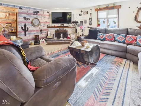 318 Vasbinder Drive Chesterfield IN 46017