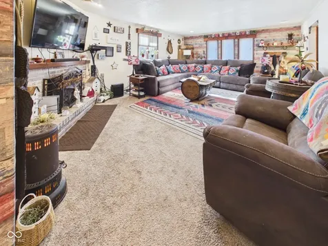 318 Vasbinder Drive Chesterfield IN 46017