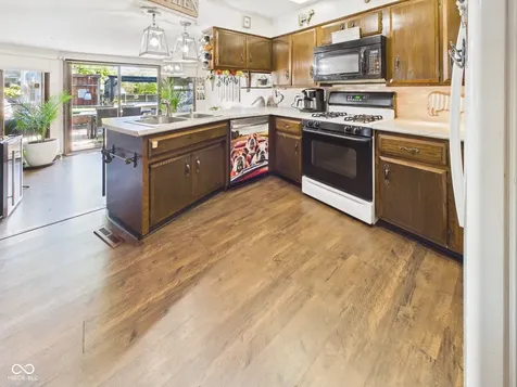 318 Vasbinder Drive Chesterfield IN 46017
