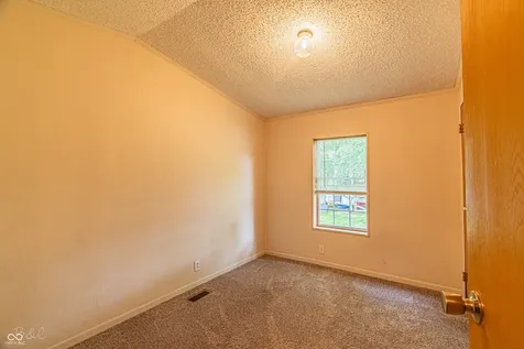 355 Gentlemen Place Cloverdale IN 46120