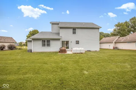 425 S Bridge Water Lane Muncie IN 47304
