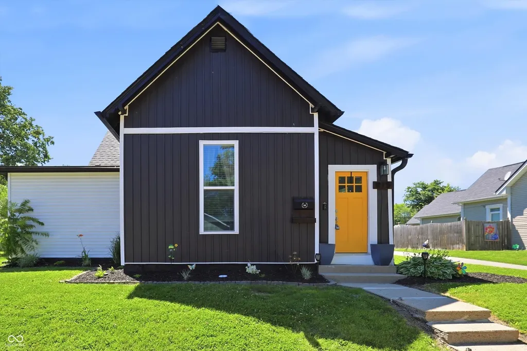 915 S 11th Street Noblesville IN 46060