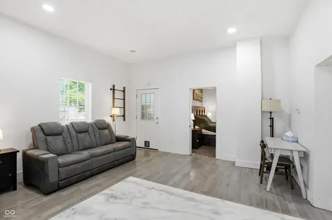 915 S 11th Street Noblesville IN 46060