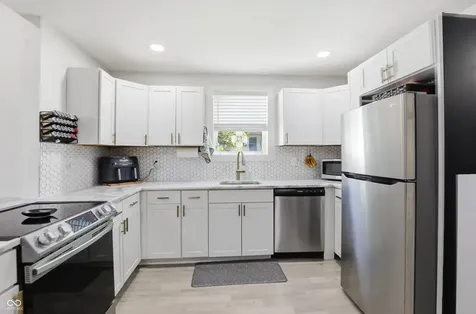 915 S 11th Street Noblesville IN 46060