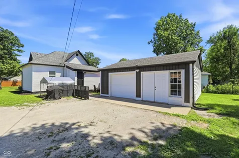 915 S 11th Street Noblesville IN 46060