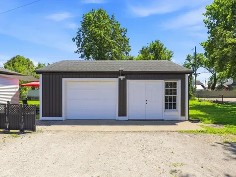 915 S 11th Street Noblesville IN 46060
