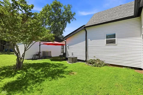 915 S 11th Street Noblesville IN 46060