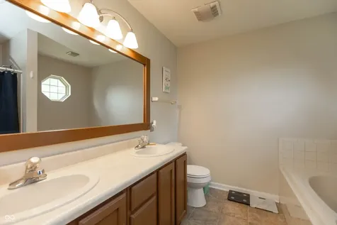 11011 Oakspring Drive Indianapolis IN 46239