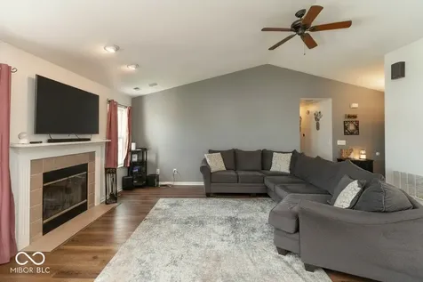 11011 Oakspring Drive Indianapolis IN 46239