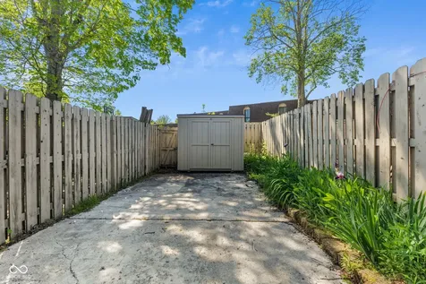 7453 Country Brook Drive Indianapolis IN 46260