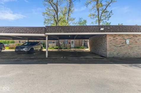 7453 Country Brook Drive Indianapolis IN 46260