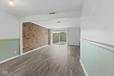 7453 Country Brook Drive Indianapolis IN 46260