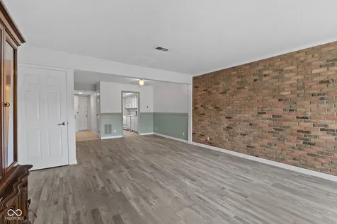 7453 Country Brook Drive Indianapolis IN 46260
