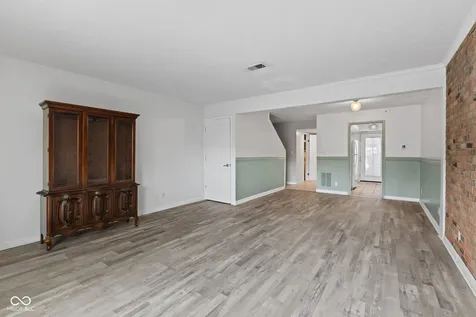 7453 Country Brook Drive Indianapolis IN 46260