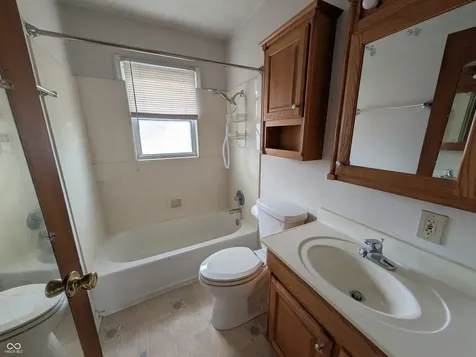 1616 Englewood Drive Indianapolis IN 46219