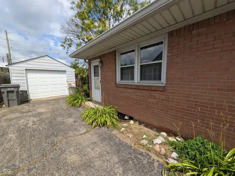 1616 Englewood Drive Indianapolis IN 46219