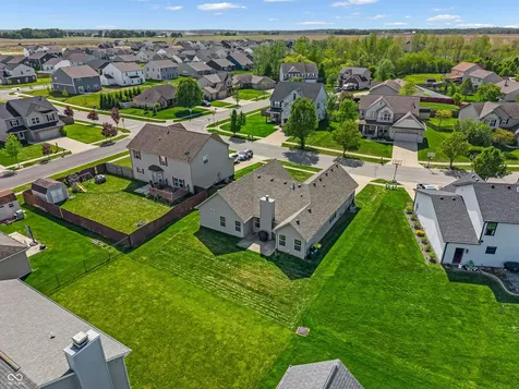 893 Sagittarius Avenue Franklin IN 46131