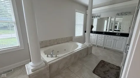 3268 W Hawthorne Drive W Carmel IN 46033