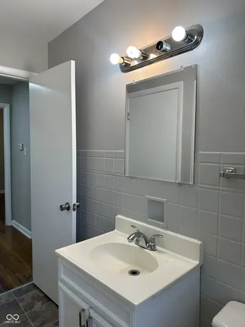 2107 W Coil Street Indianapolis IN 46260