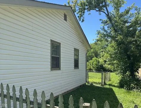 2107 W Coil Street Indianapolis IN 46260