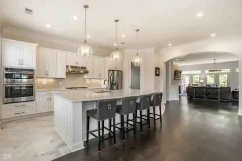 121 Wakefield Way Zionsville IN 46077