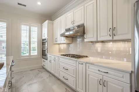 121 Wakefield Way Zionsville IN 46077