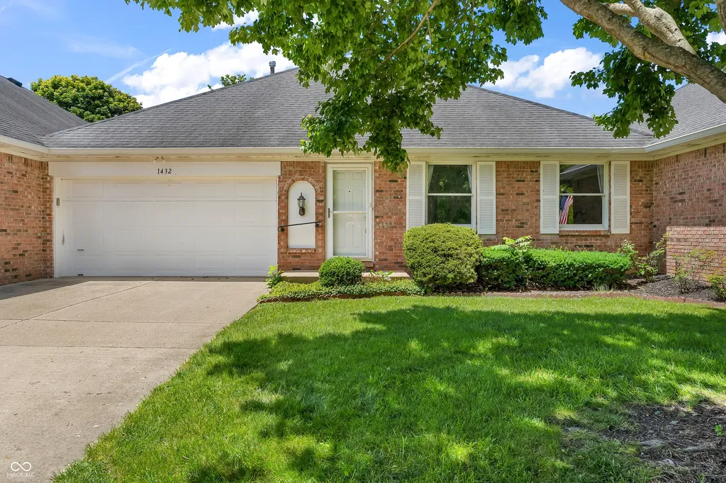 1432 Holiday Lane E Brownsburg IN 46112