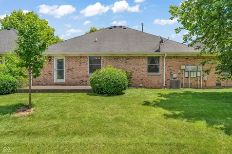 1432 Holiday Lane E Brownsburg IN 46112