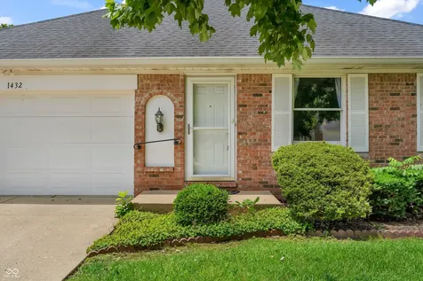 1432 Holiday Lane E Brownsburg IN 46112