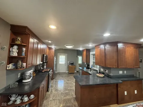 2216 Newton Street Columbus IN 47201