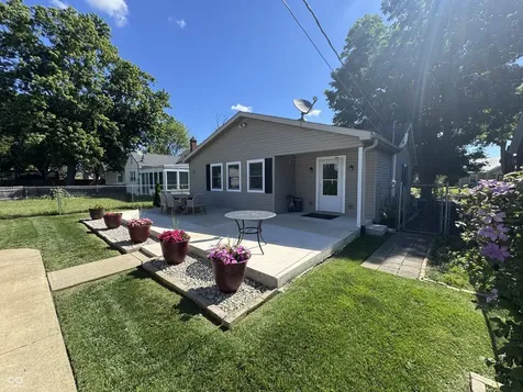 2216 Newton Street Columbus IN 47201