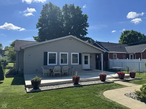 2216 Newton Street Columbus IN 47201