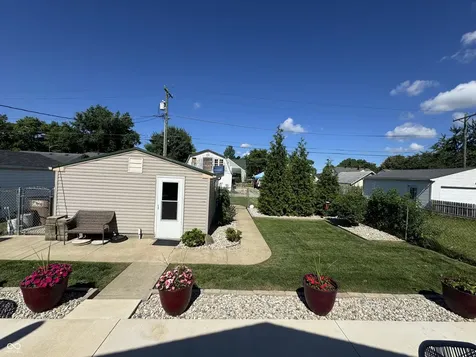 2216 Newton Street Columbus IN 47201
